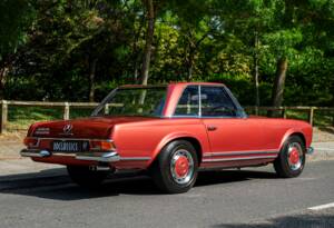 Image 9/33 of Mercedes-Benz 280 SL (1970)