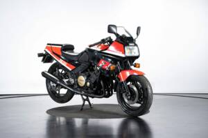 Image 6/50 of Yamaha FZ 750 (1986)