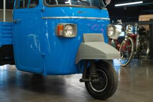 Bild 16/29 von Piaggio Vespa APE 600 MP (1976)