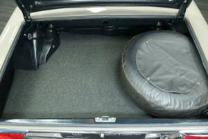 Image 40/50 de Mercedes-Benz 280 SL (1970)