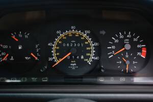 Immagine 29/47 di Mercedes-Benz E 220 (1995)