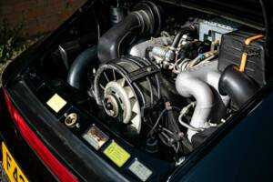Immagine 30/41 di Porsche 911 Carrera 3.2 (1988)