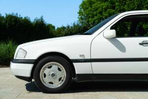 Bild 10/50 von Mercedes-Benz C 200 Kompressor (1996)