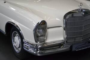 Image 58/61 de Mercedes-Benz 250 SE (1966)