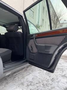 Afbeelding 4/74 van Mercedes-Benz 220 TE (1993)