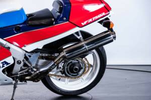 Bild 21/50 von Honda VFR 750R RC 30 (1988)
