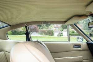 Image 26/43 de Aston Martin V8 (1974)