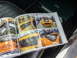 Bild 56/62 von Aston Martin DB 6 Mk II (1970)