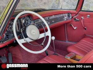 Image 13/15 of Mercedes-Benz 230 SL (1964)
