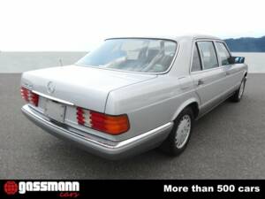 Bild 8/15 von Mercedes-Benz 560 SEL (1990)