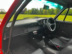 Bild 35/47 von Porsche 911 Carrera 4 (1990)