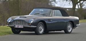 Imagen 23/50 de Aston Martin DB 6 Vantage Volante (1969)