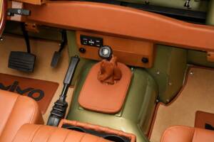 Bild 23/47 von Land Rover 90 (1990)