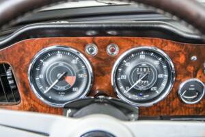 Image 15/50 of Triumph TR 4A (1967)