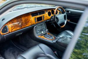 Bild 14/37 von Jaguar XKR (2003)