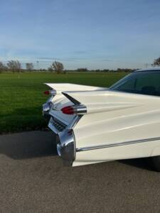 Image 4/56 of Cadillac Sedan DeVille (1959)