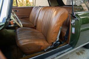 Bild 42/50 von Mercedes-Benz 220 SE b (1964)