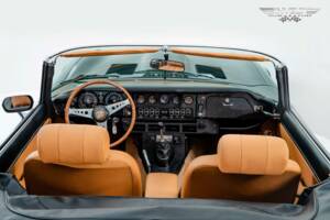 Image 16/18 de Jaguar Type E V12 (1973)