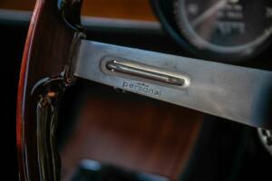 Image 34/45 of Alfa Romeo 2000 GT Veloce (1975)