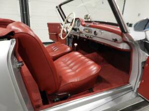 Image 7/15 of Mercedes-Benz 190 SL (1961)