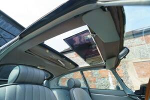 Image 23/35 de Jaguar E-Type (1968)