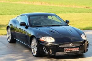 Image 32/50 of Jaguar XKR (2010)