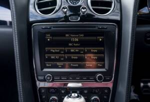 Image 16/27 of Bentley Continental GT V8 S (2014)