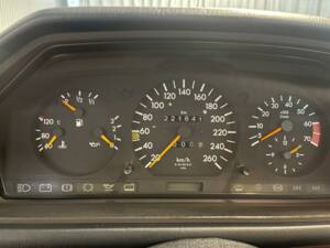 Image 11/19 de Mercedes-Benz 500 E (1992)