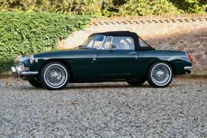 Image 19/50 of MG MGB (1974)