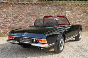 Image 12/50 de Mercedes-Benz 280 SL (1969)