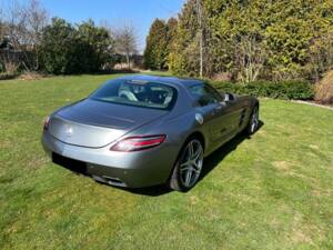 Mercedes-Benz SLS AMG  Coupé Flügeltürer alubeam silver (MB 047) 2010