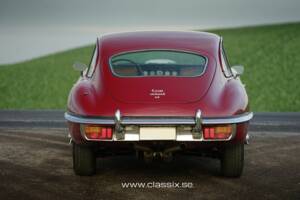 Image 6/17 of Jaguar E-Type (1970)