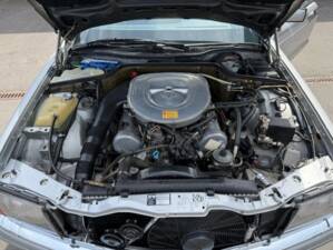 Image 20/27 of Mercedes-Benz 380 SEC (1984)