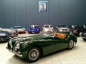 Image 2/57 of Jaguar XK 120 SE OTS (1953)