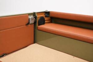 Bild 32/47 von Land Rover 90 (1990)