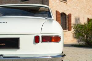Afbeelding 19/50 van Ferrari 330 GT 2+2 (1964)