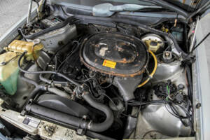 Image 36/50 of Mercedes-Benz 190 E (1986)