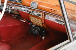 Immagine 45/50 di Mercedes-Benz 220 S Cabriolet (1958)