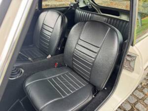 Bild 23/30 von MG MGC GT (1969)