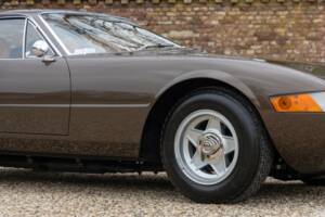 Image 24/50 de Ferrari 365 GTB/4 Daytona (1974)