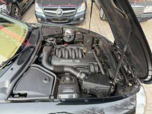 Image 24/34 of Jaguar XK8 4.0 (1997)