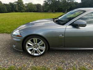 Image 13/46 of Jaguar XKR (2010)