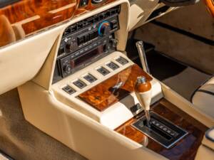 Image 37/57 de Aston Martin V8 Vantage Volante (1989)