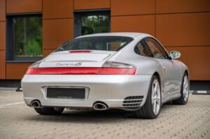 Afbeelding 28/73 van Porsche 911 Carrera 4S (2002)