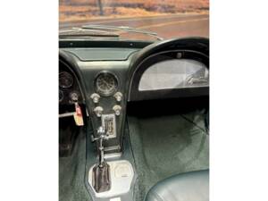 Bild 25/35 von Chevrolet Corvette Sting Ray Convertible (1965)