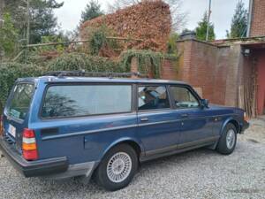 Bild 3/8 von Volvo 245 GL D (1988)