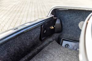 Image 162/175 of Mercedes-Benz 420 SE (1986)