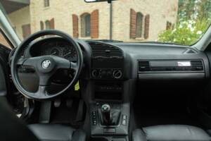 Image 34/50 of BMW 318 (1994)