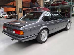 Image 5/33 of BMW M 635 CSi (1987)