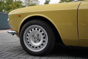 Bild 47/50 von Alfa Romeo 2000 GT Veloce (1975)
